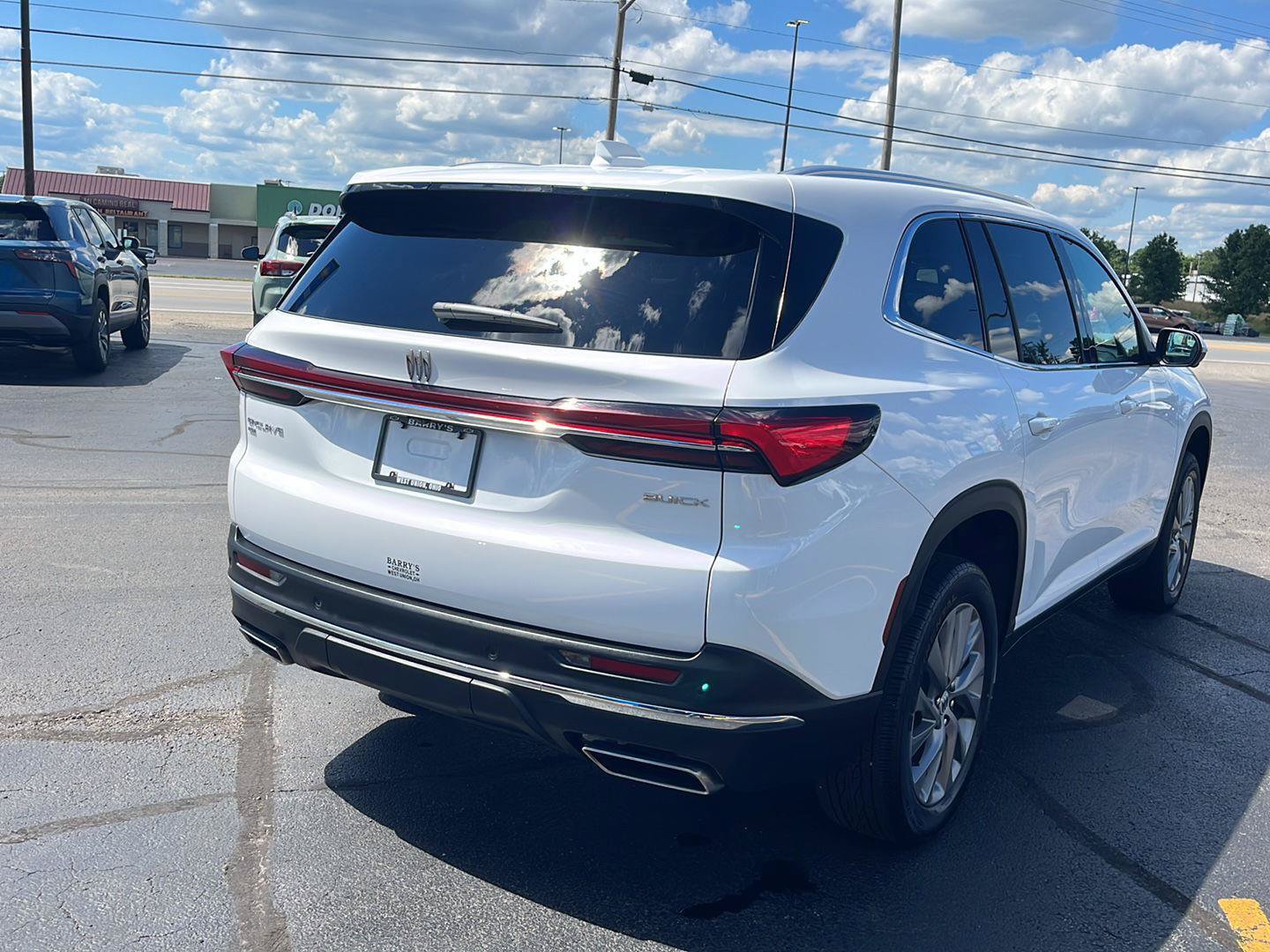 Used 2026 Buick Enclave Preferred AWD/4WD image 5