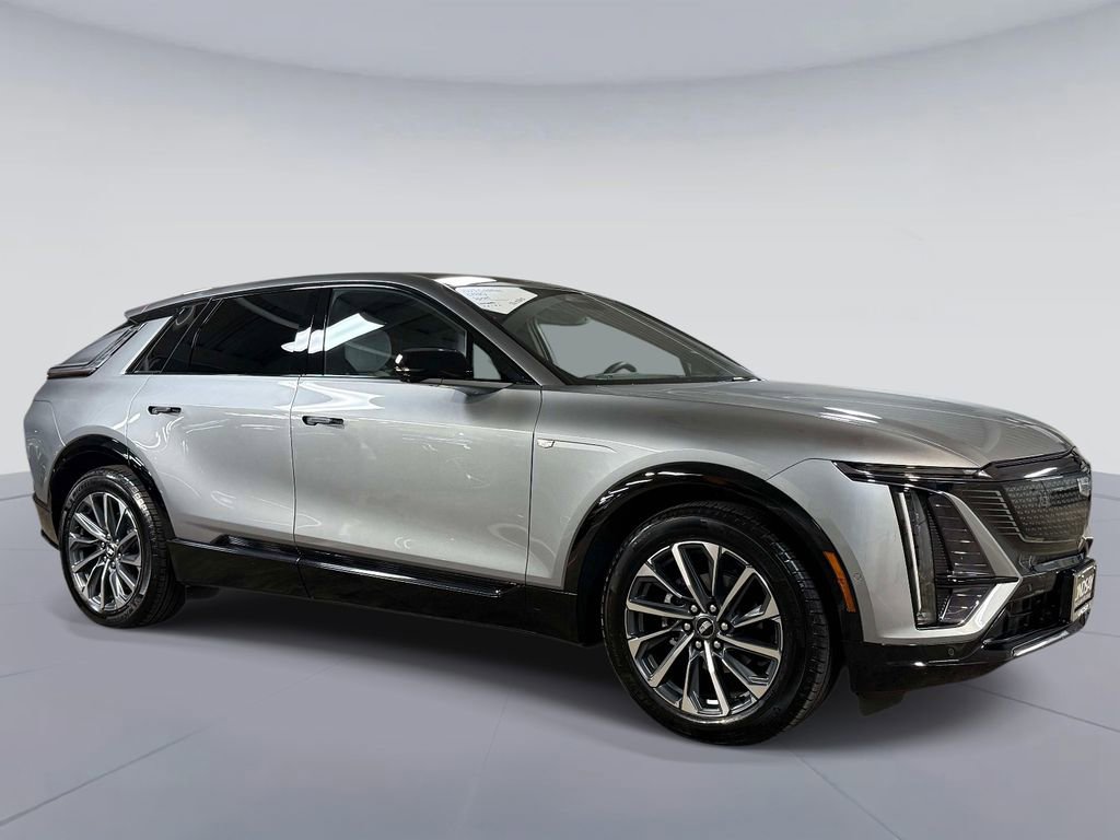 Used 2025 Cadillac Lyriq Sport AWD/4WD image 9