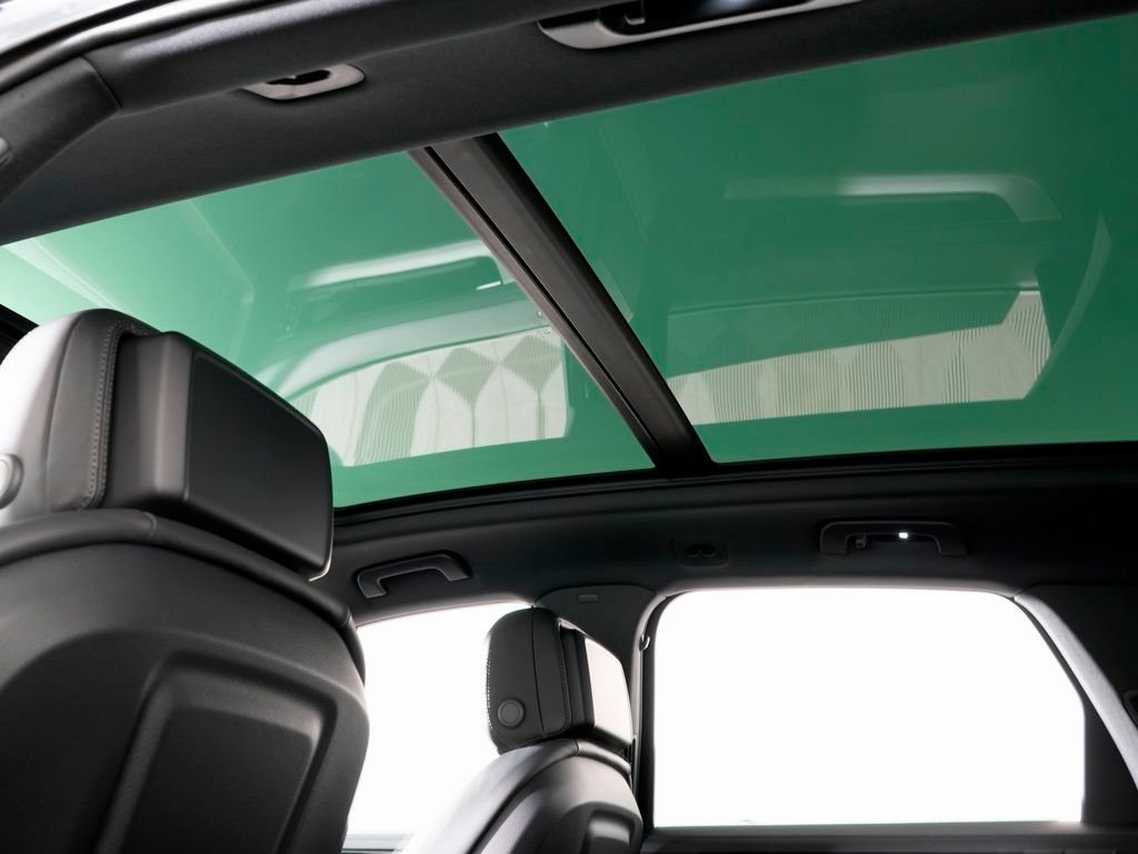 Certified 2026 Porsche Cayenne AWD/4WD image 19