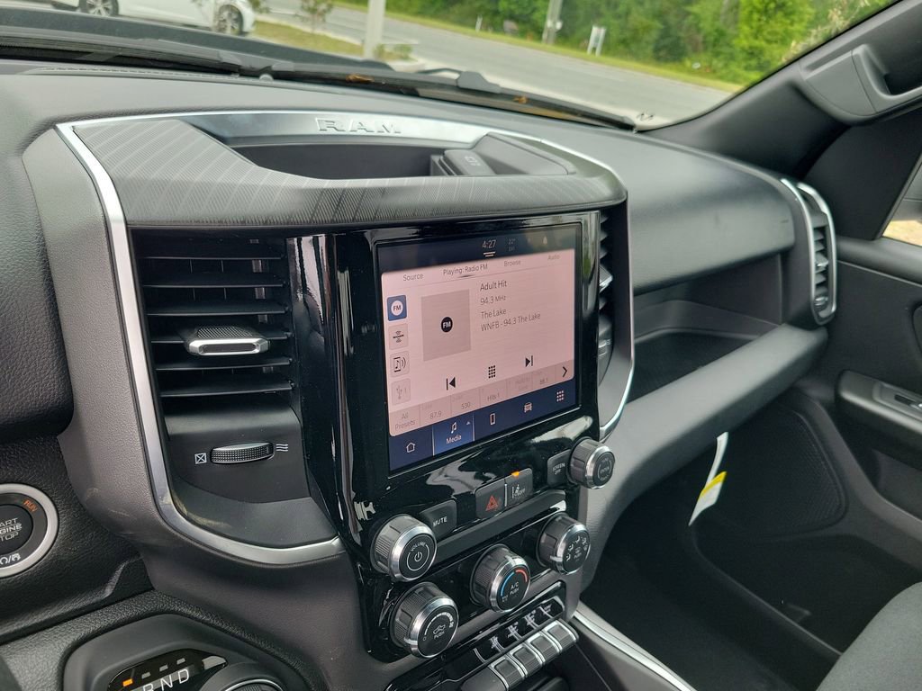 New 2026 RAM 1500 Express AWD/4WD image 16