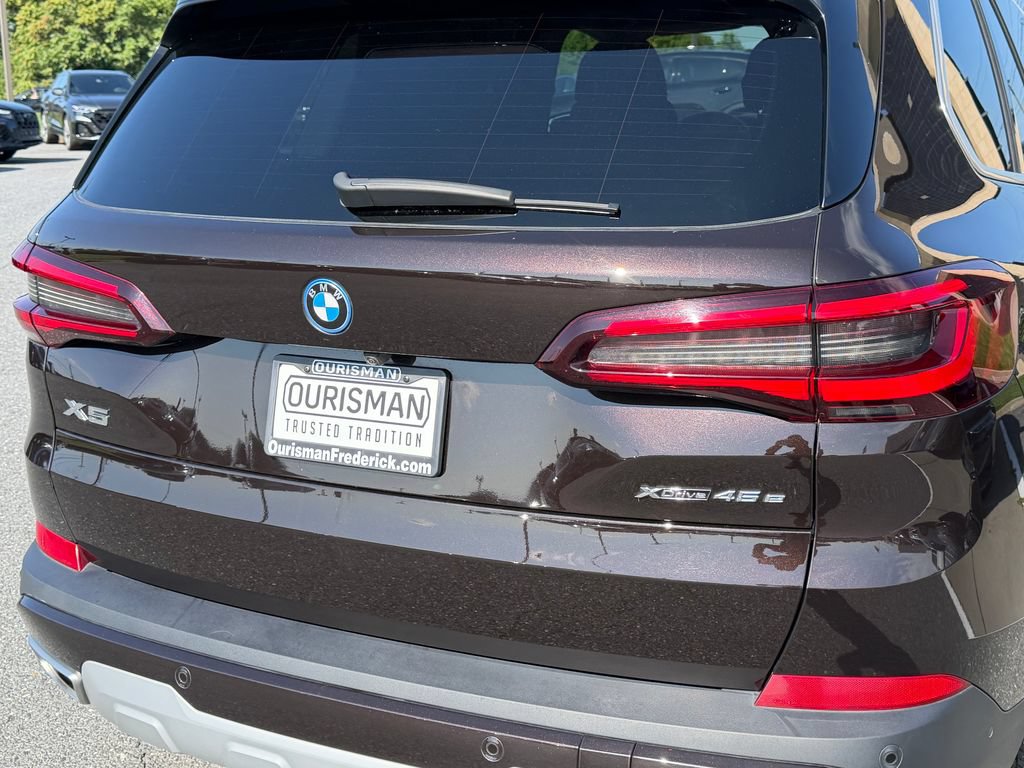 Used 2023 BMW X5 xDrive45e w/ Executive Package AWD/4WD image 11