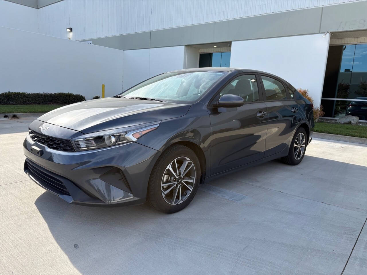 Used 2023 Kia Forte LXS FWD image 1