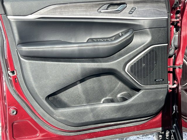 Used 2021 Jeep Grand Cherokee L Limited w/ Luxury Tech Group II image 17