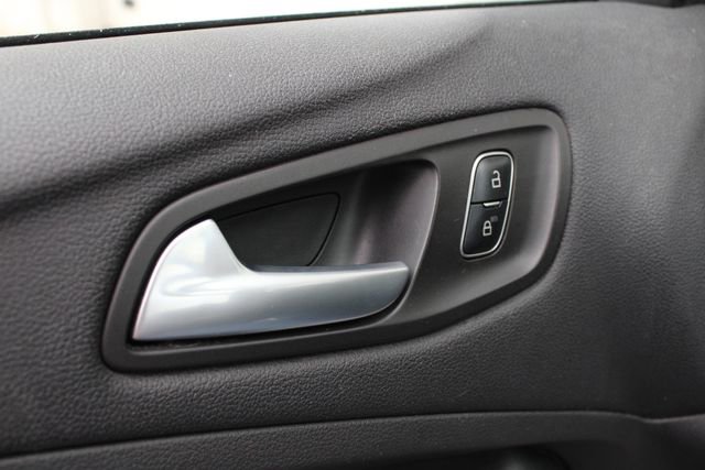 Used 2017 Ford Escape SE image 7