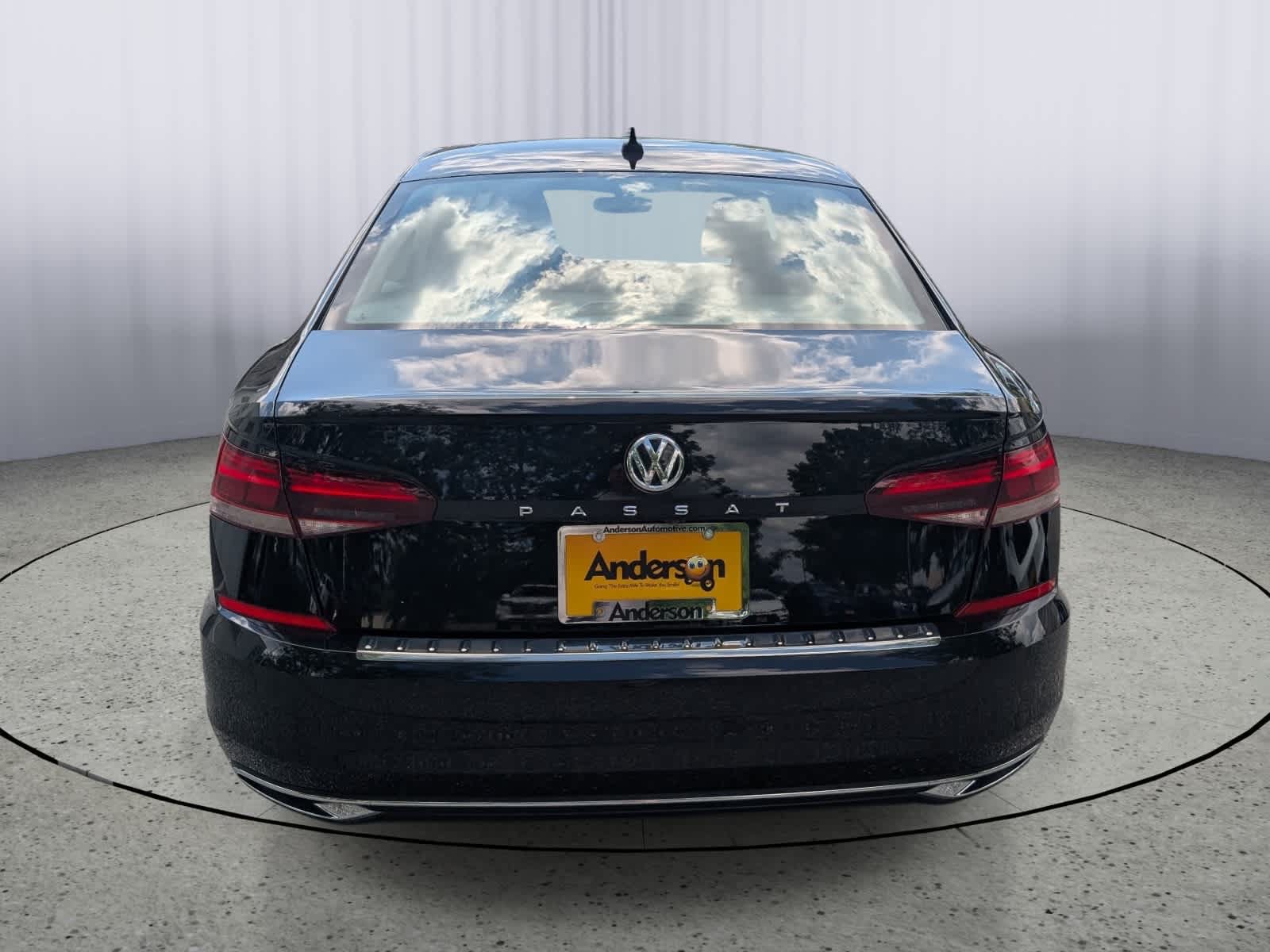 Used 2022 Volkswagen Passat 2.0T SE FWD image 4