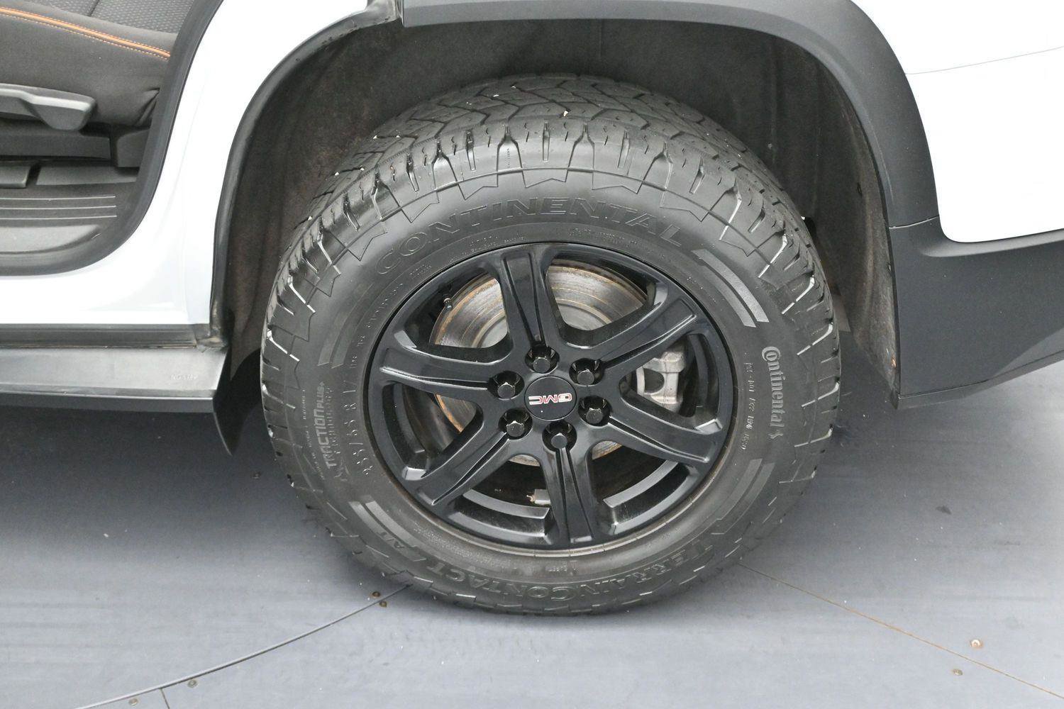 Used 2023 GMC Acadia AT4 w/ Trailering Package AWD/4WD image 33