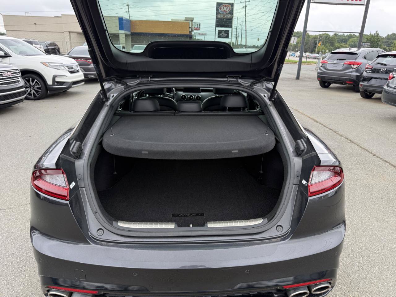 Used 2019 Kia Stinger GT1 RWD image 10