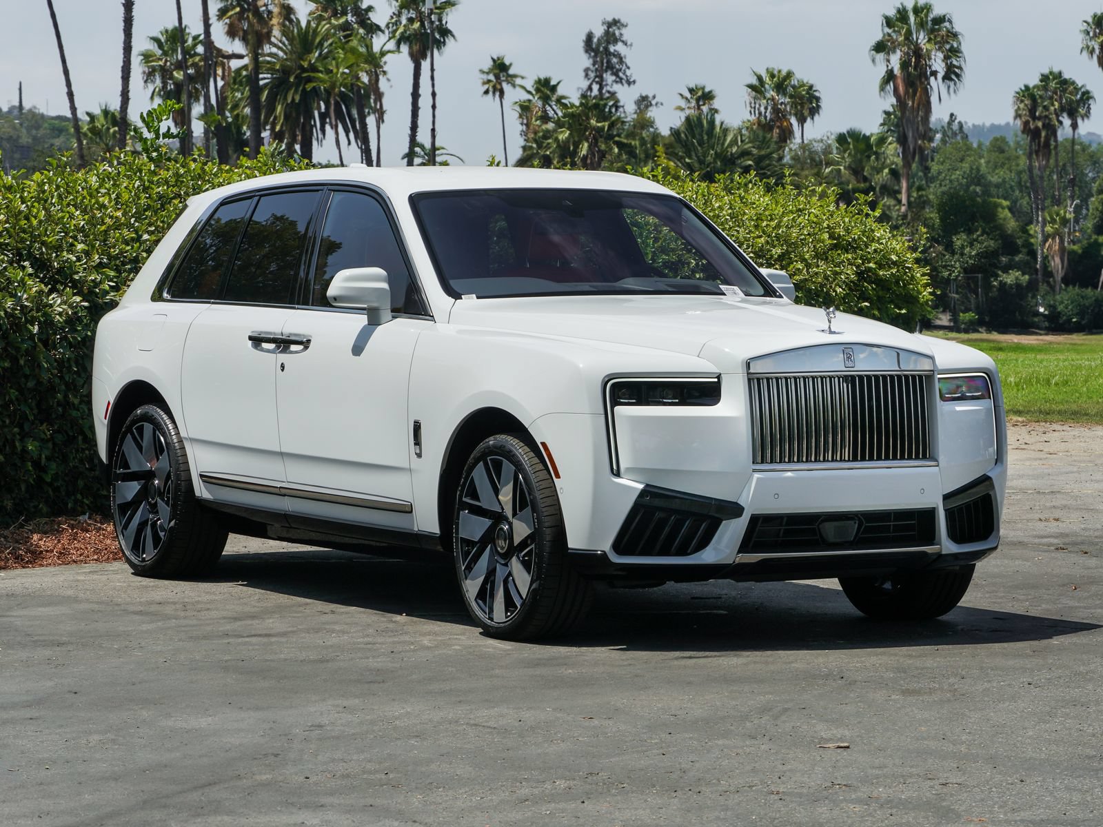 New 2026 Rolls-Royce Cullinan AWD/4WD image 9