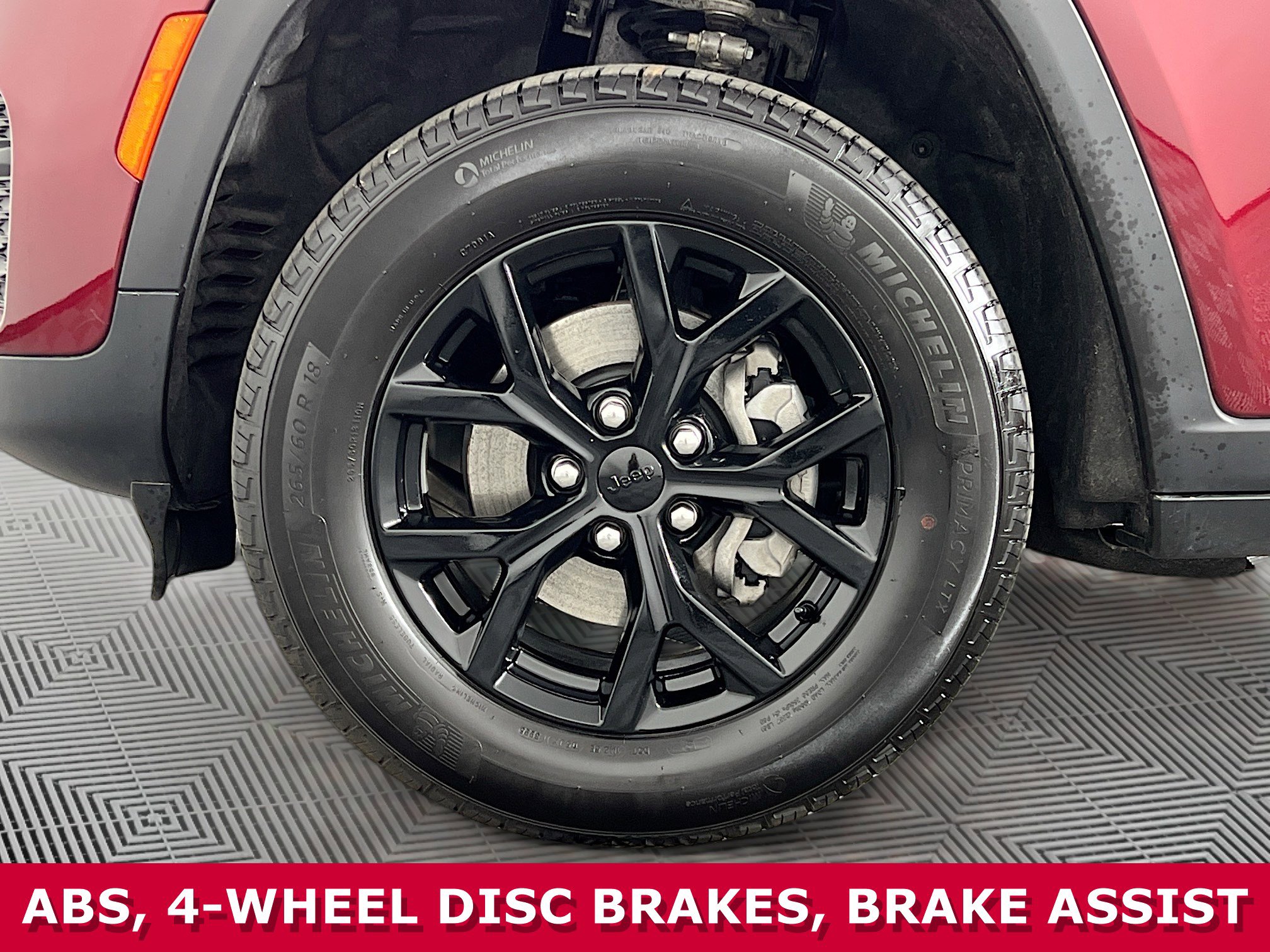 Used 2025 Jeep Grand Cherokee Altitude image 34