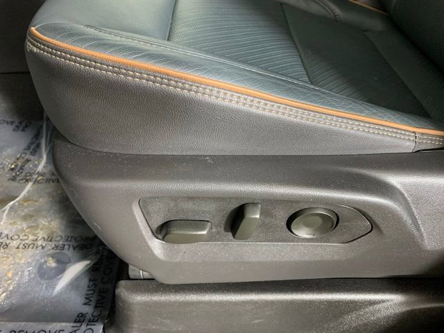 Used 2025 GMC Yukon AT4 w/ AT4 Premium Package image 15