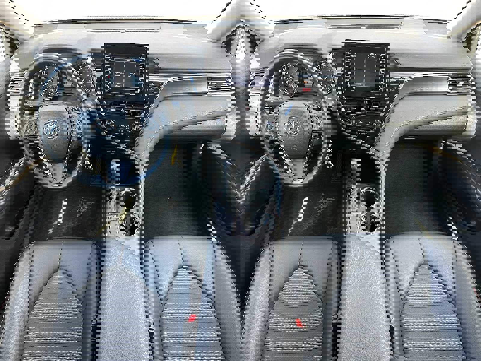 Used 2023 Toyota Camry SE image 18