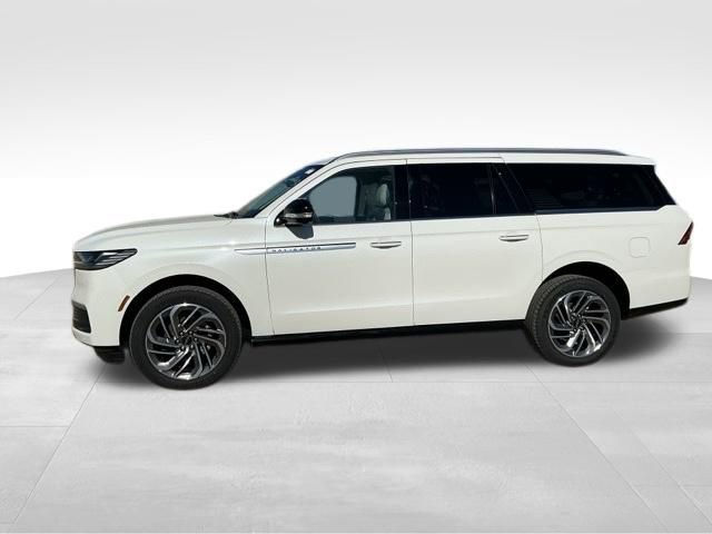 New 2026 Lincoln Navigator L Reserve image 4