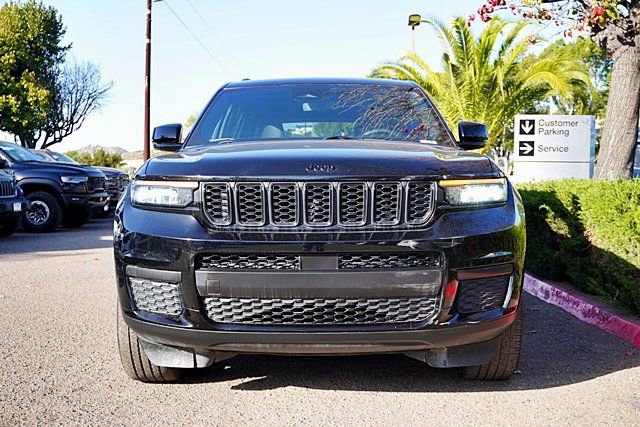 Certified 2023 Jeep Grand Cherokee L Laredo image 4