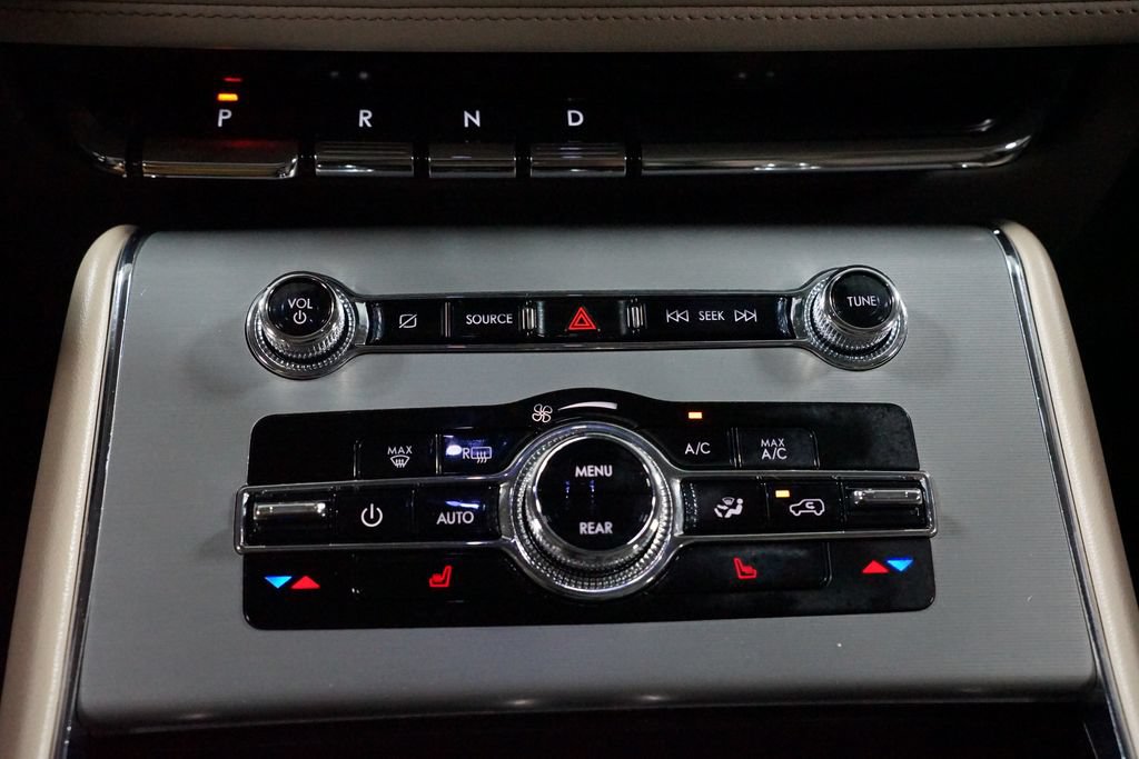 Used 2023 Lincoln Aviator 2WD w/ Premium Package image 20