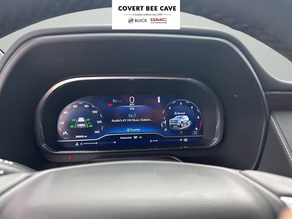 Used 2023 Chevrolet Suburban Premier image 34