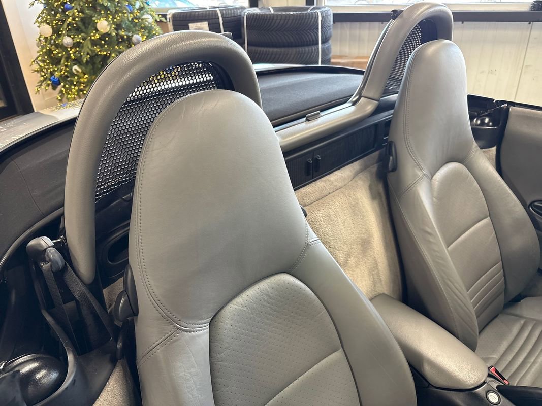 Used 2000 Porsche Boxster S image 57