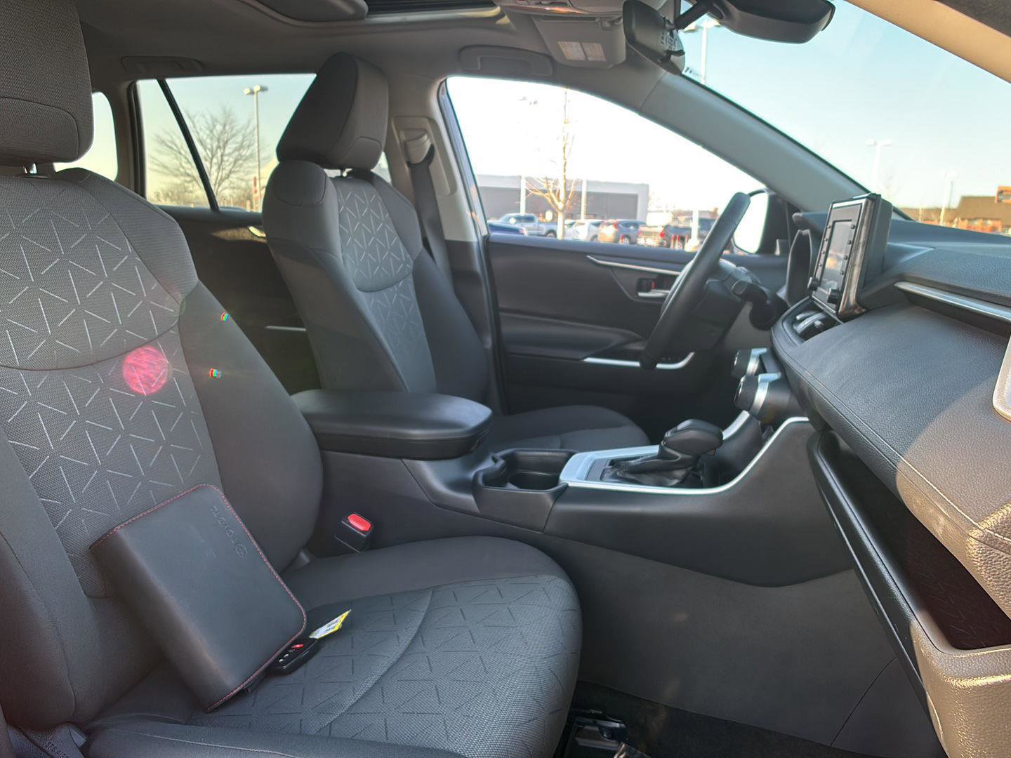 Used 2021 Toyota RAV4 XLE image 6