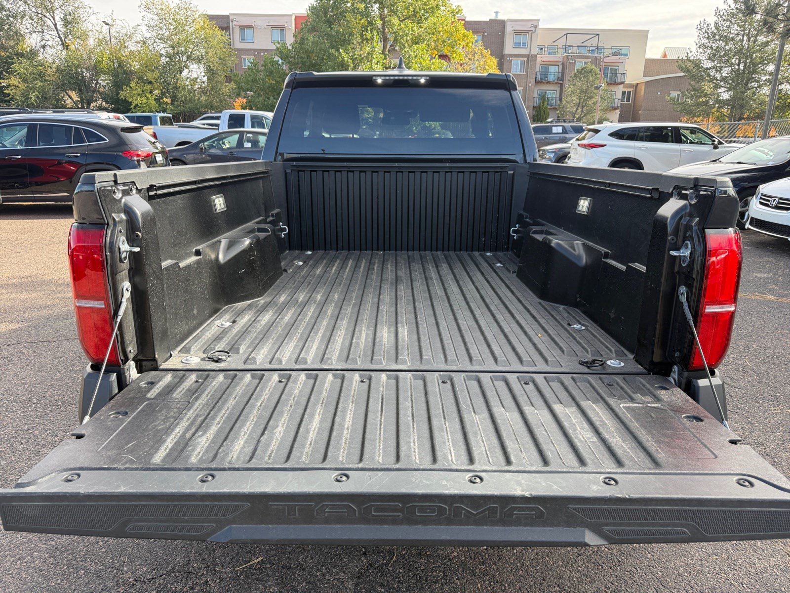 Certified 2025 Toyota Tacoma SR AWD/4WD image 32
