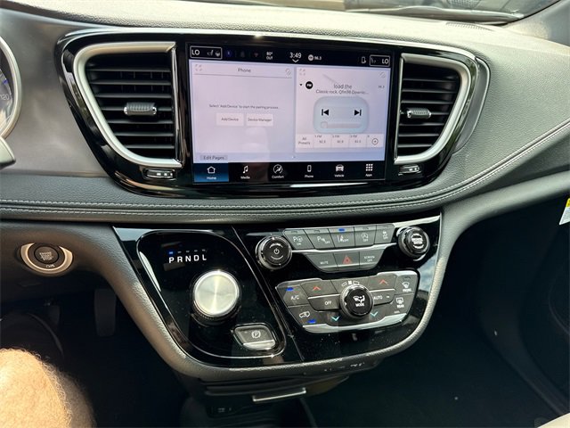 New 2025 Chrysler Pacifica Select image 20