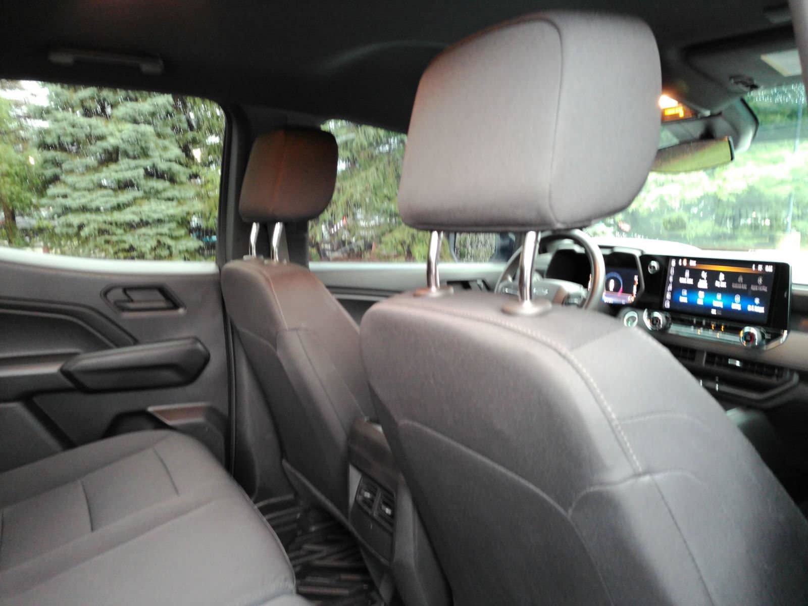 Used 2023 Chevrolet Colorado Trail Boss w/ Technology Package AWD/4WD image 19