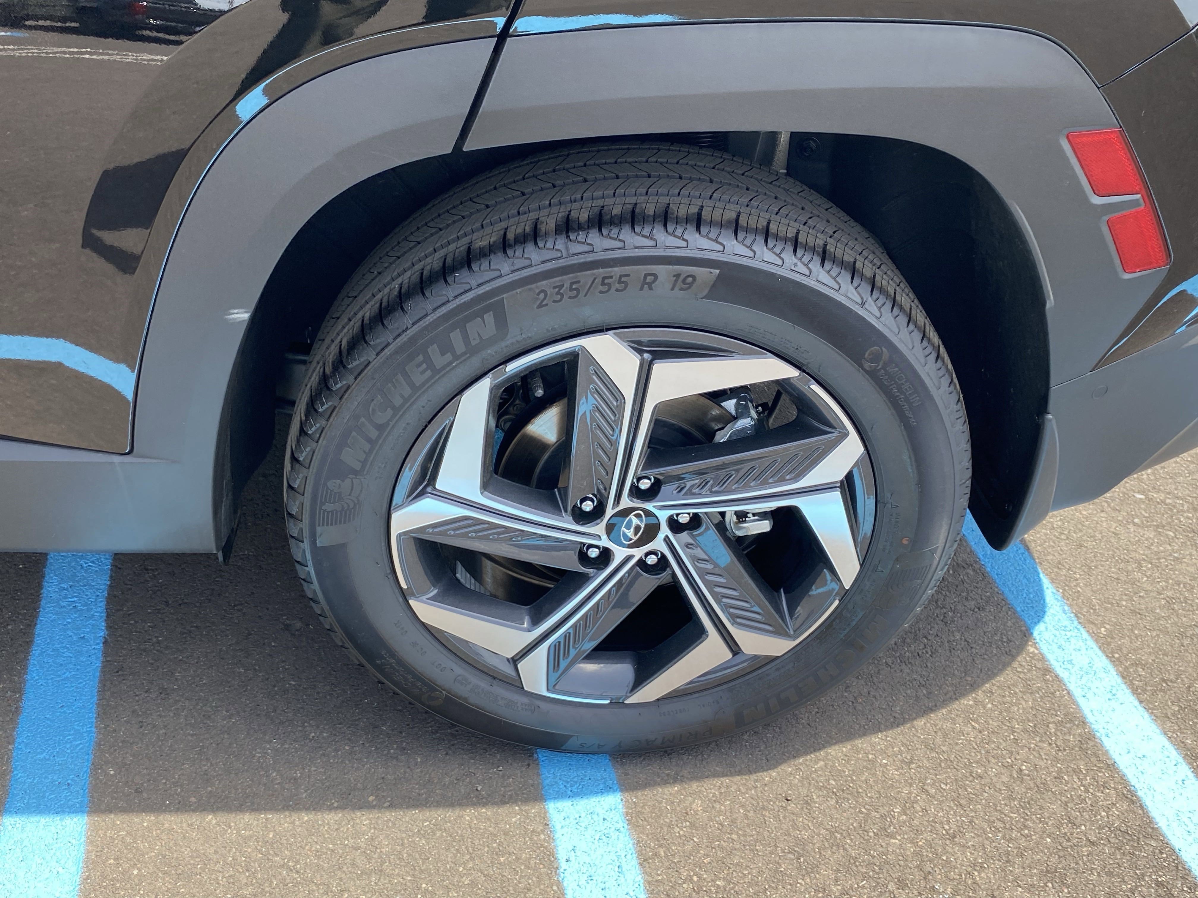 Used 2024 Hyundai Tucson Limited image 25