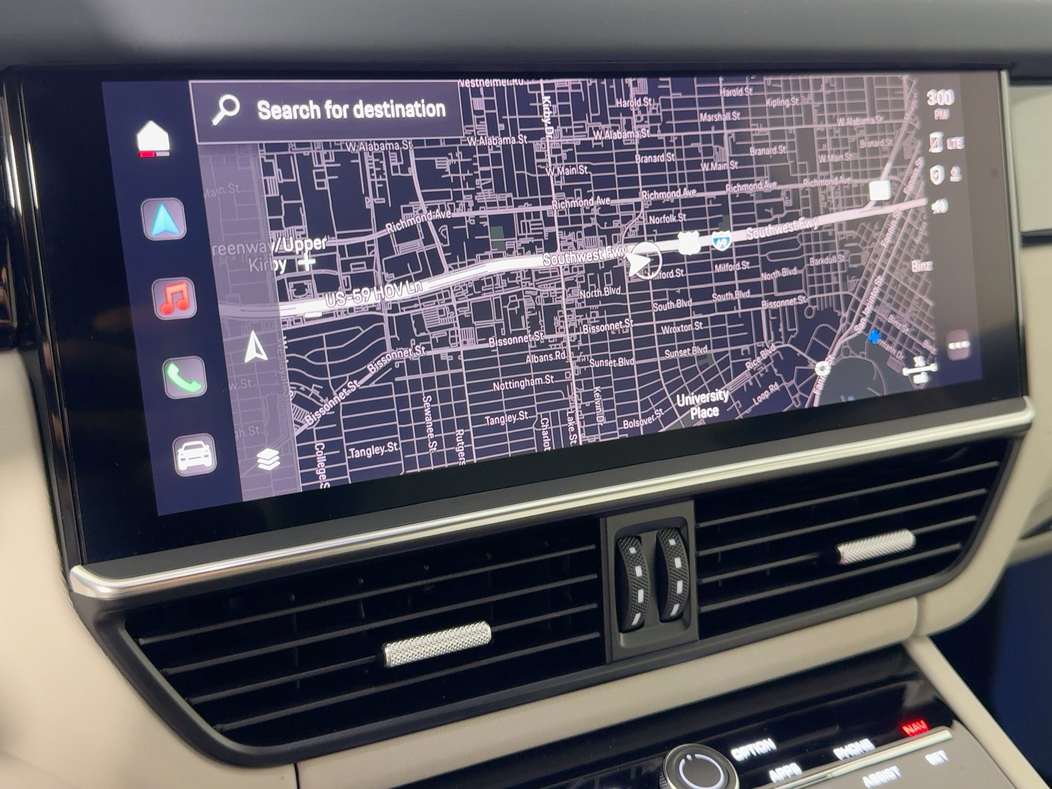 Certified 2023 Porsche Cayenne Coupe w/ Premium Package image 25