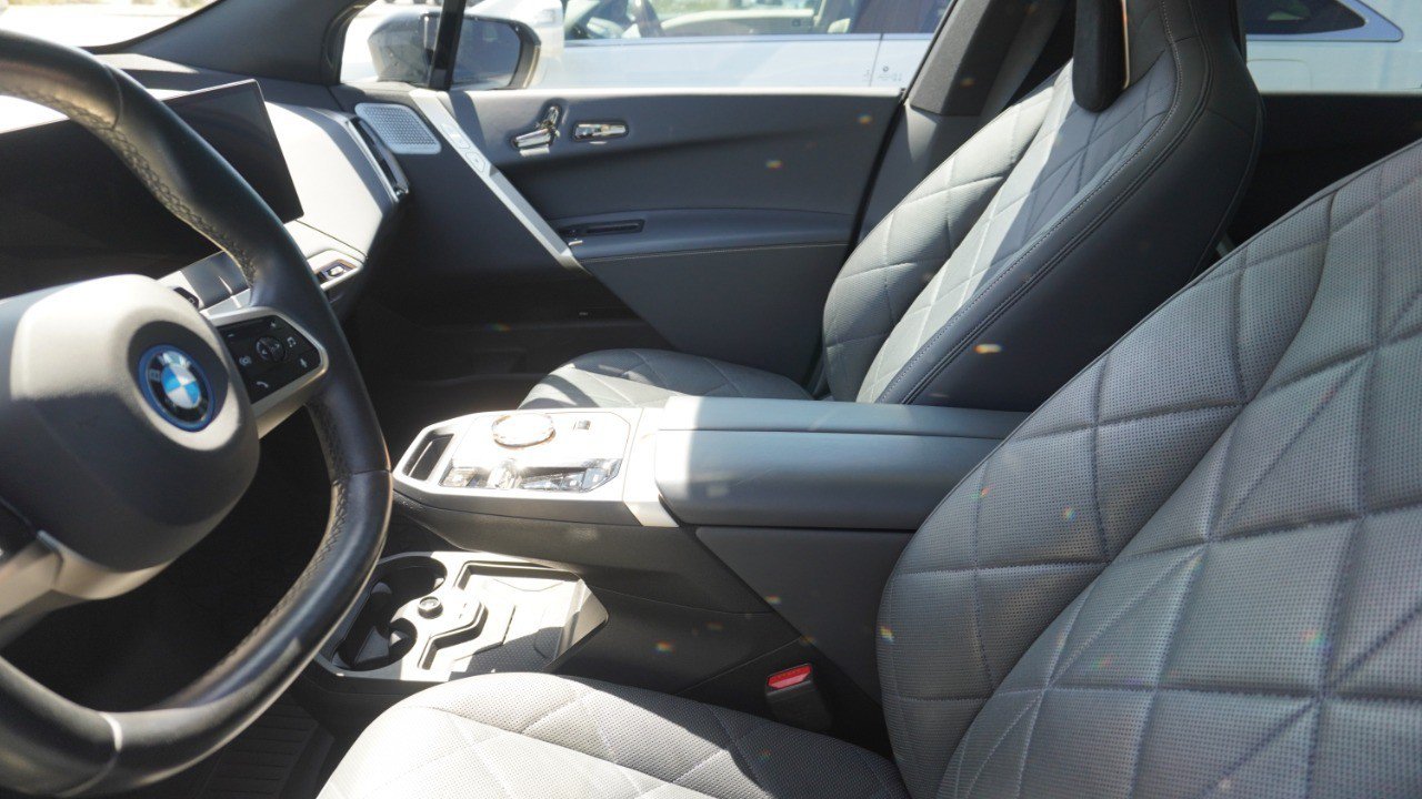 Used 2023 BMW iX M60 AWD/4WD image 8