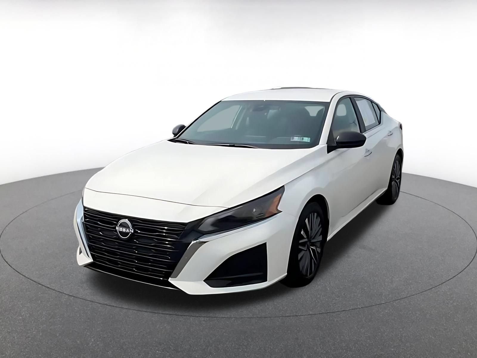 Used 2025 Nissan Altima 2.5 SV FWD image 6