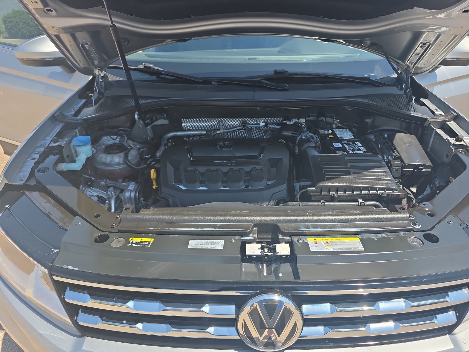 Used 2021 Volkswagen Tiguan SE FWD image 21
