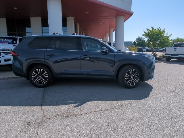 Used 2024 Toyota Grand Highlander AWD Hybrid image 33