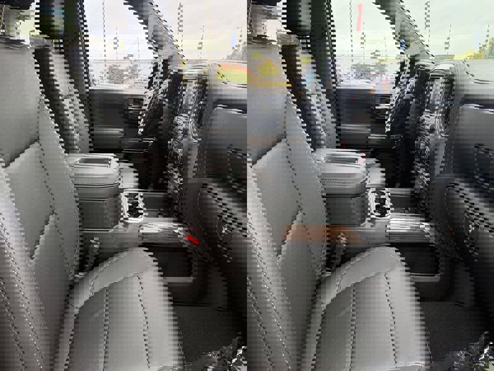 Used 2021 Chevrolet Silverado 1500 LT Trail Boss w/ Convenience Package II image 25