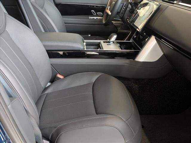 New 2026 Land Rover Range Rover Long Wheelbase SE AWD/4WD image 18