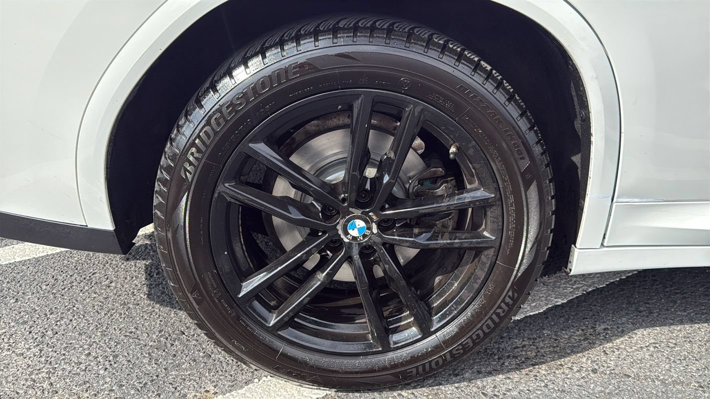 Used 2021 BMW X4 xDrive30i w/ M Sport Package AWD/4WD image 14