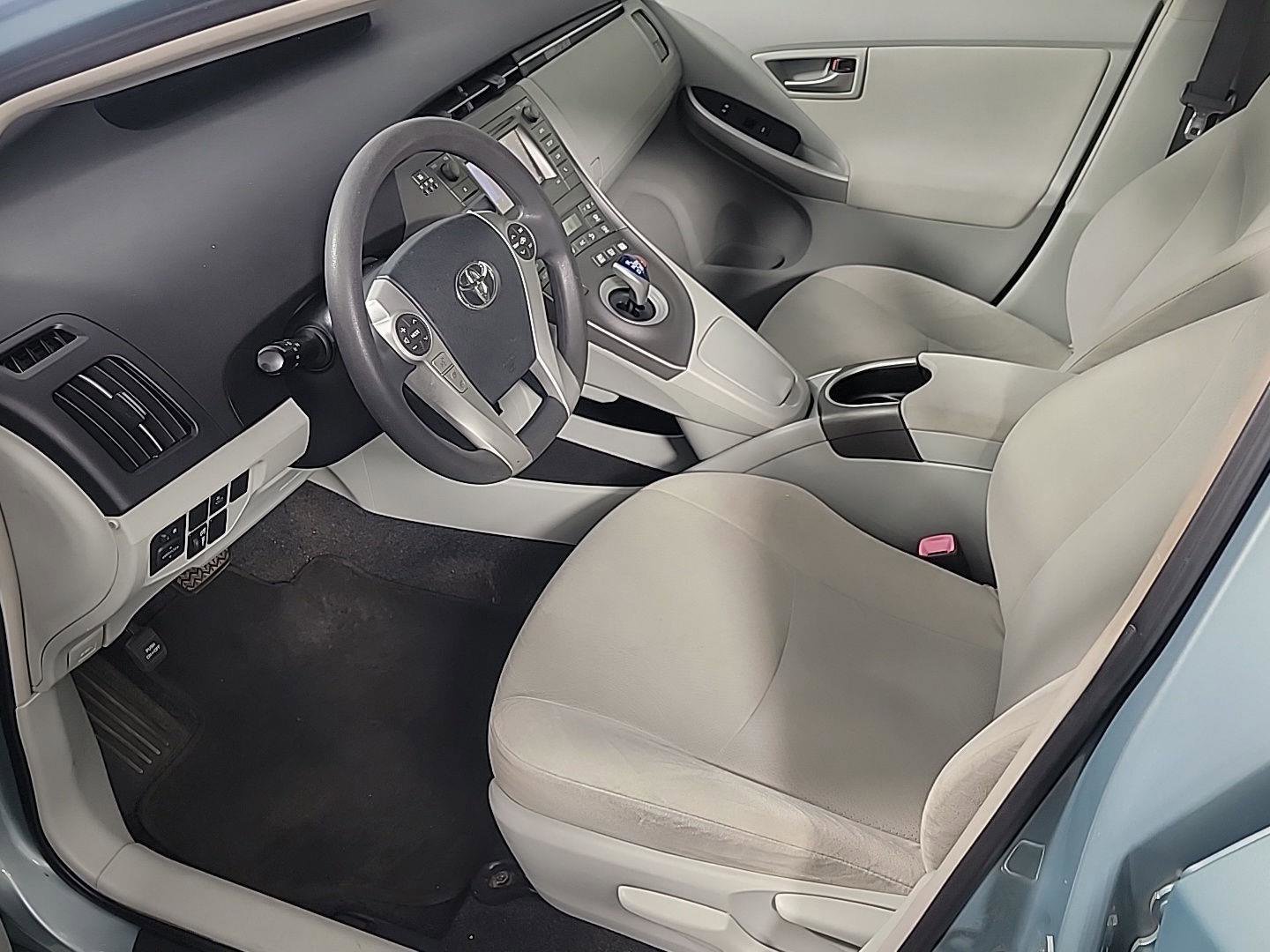 Used 2013 Toyota Prius Three image 18