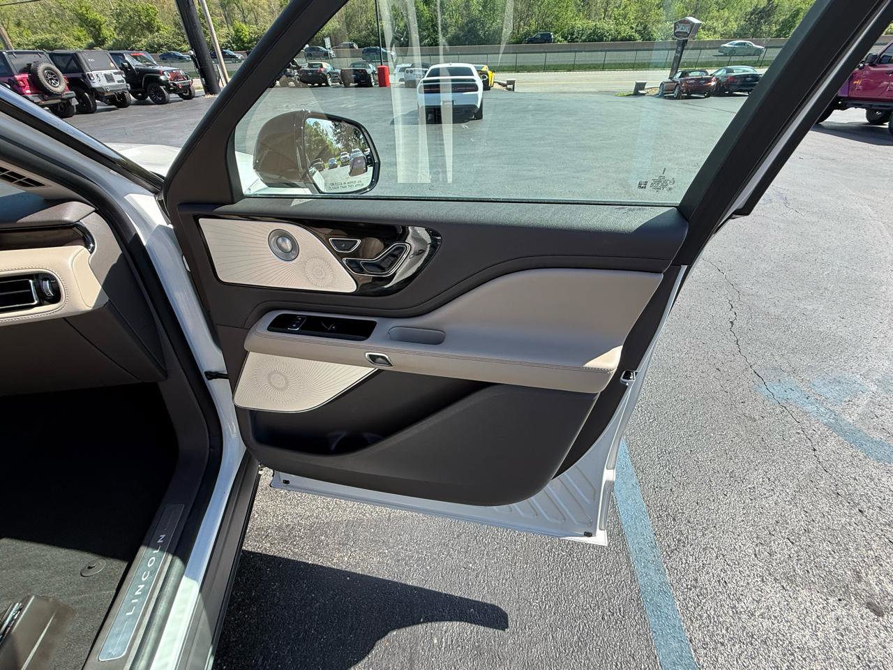 Used 2020 Lincoln Aviator Reserve w/ Equipment Group 202A AWD/4WD image 44