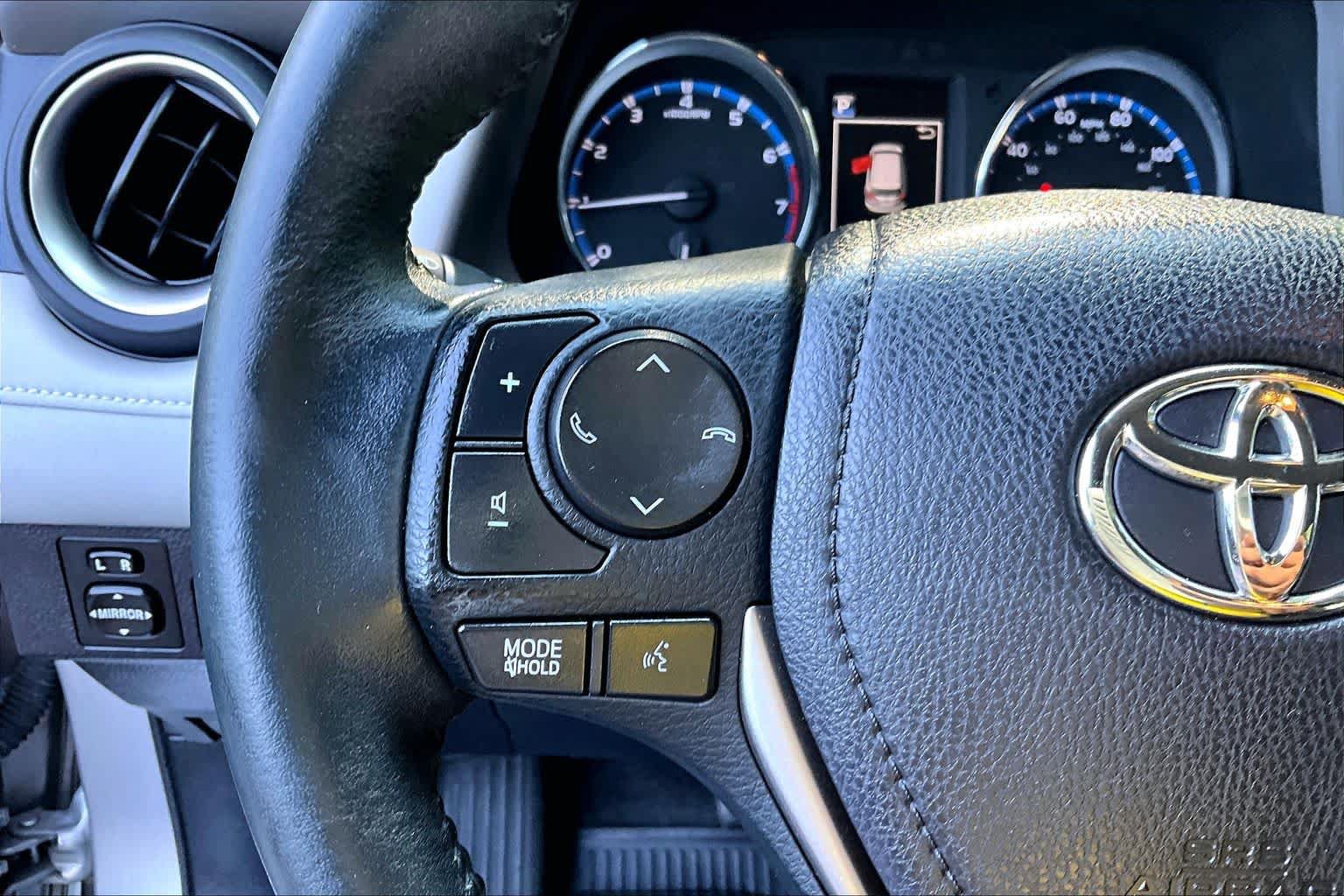 Used 2016 Toyota RAV4 Limited AWD/4WD image 46
