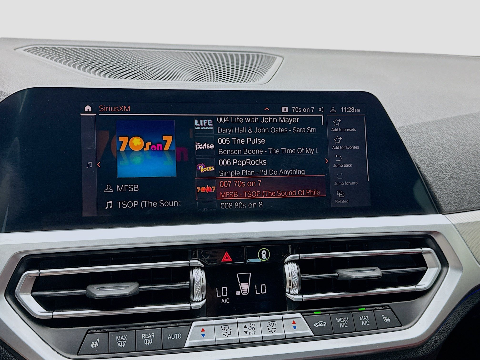 Used 2023 BMW 430i Coupe w/ M Sport Package RWD image 11