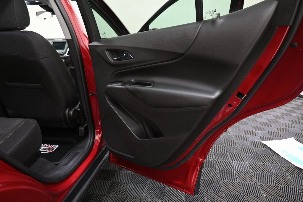 Used 2019 Chevrolet Equinox LT w/ Driver Convenience Package image 30