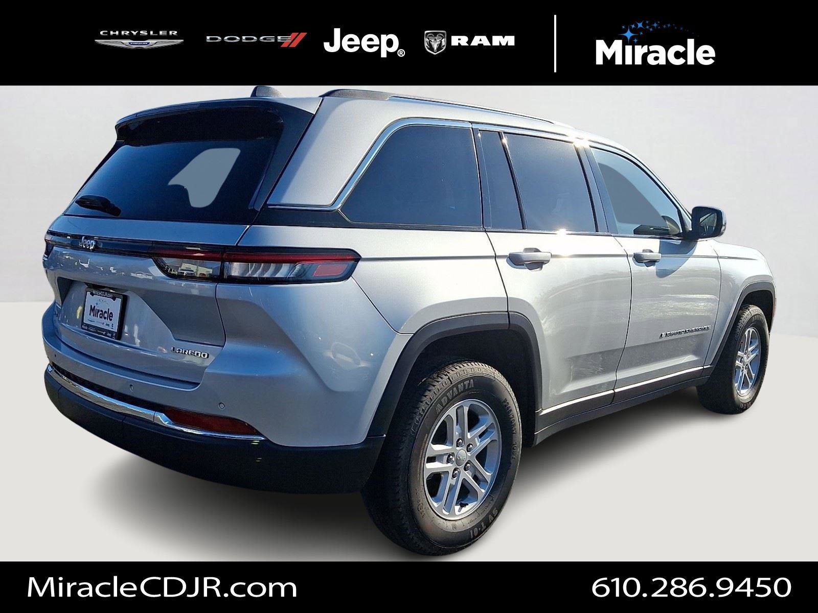 Used 2023 Jeep Grand Cherokee Laredo image 6
