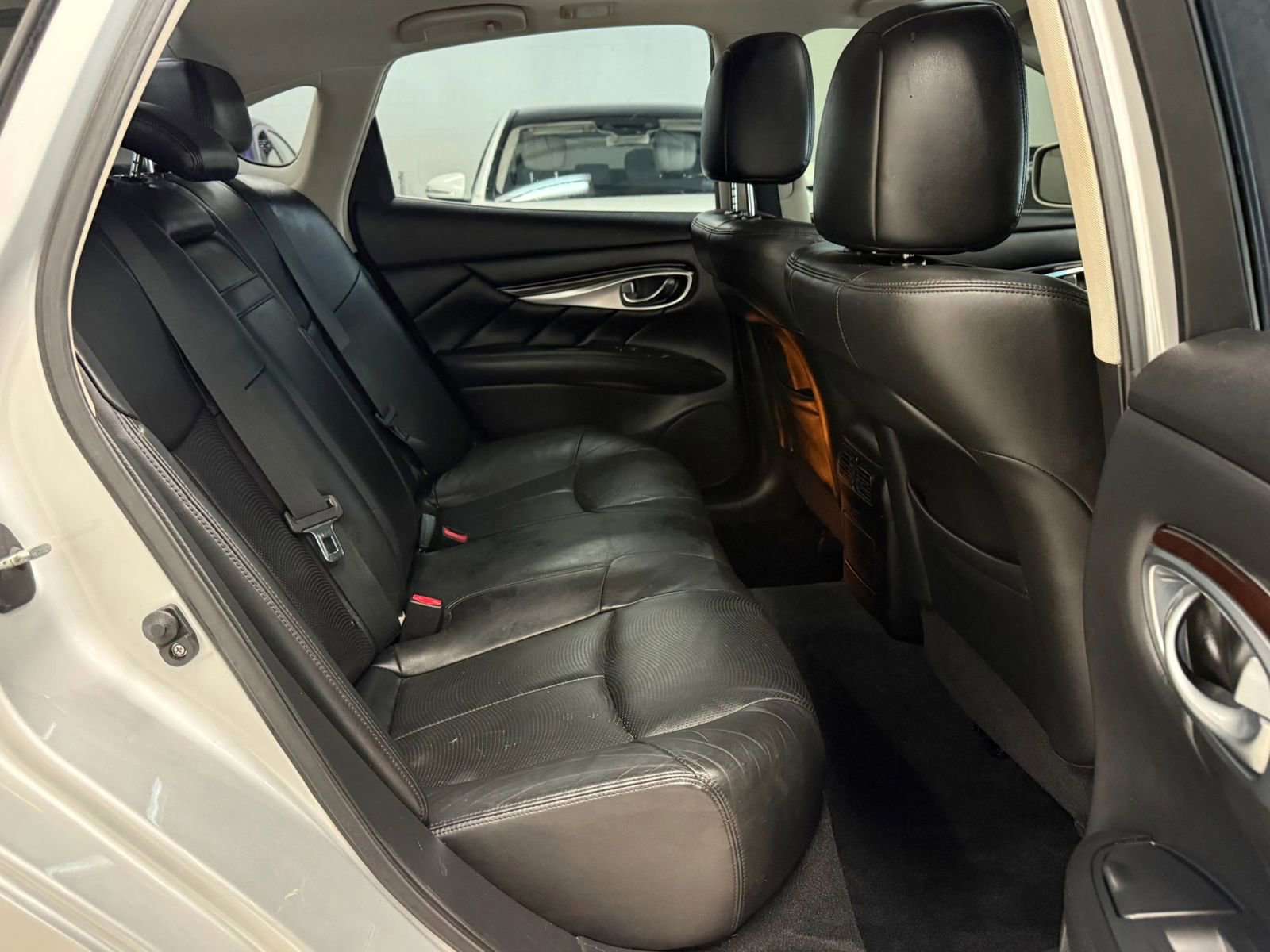 Used 2012 INFINITI M37 w/ Premium Pkg image 20
