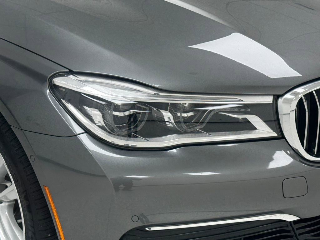 Used 2019 BMW 750i xDrive w/ Executive Package image 33