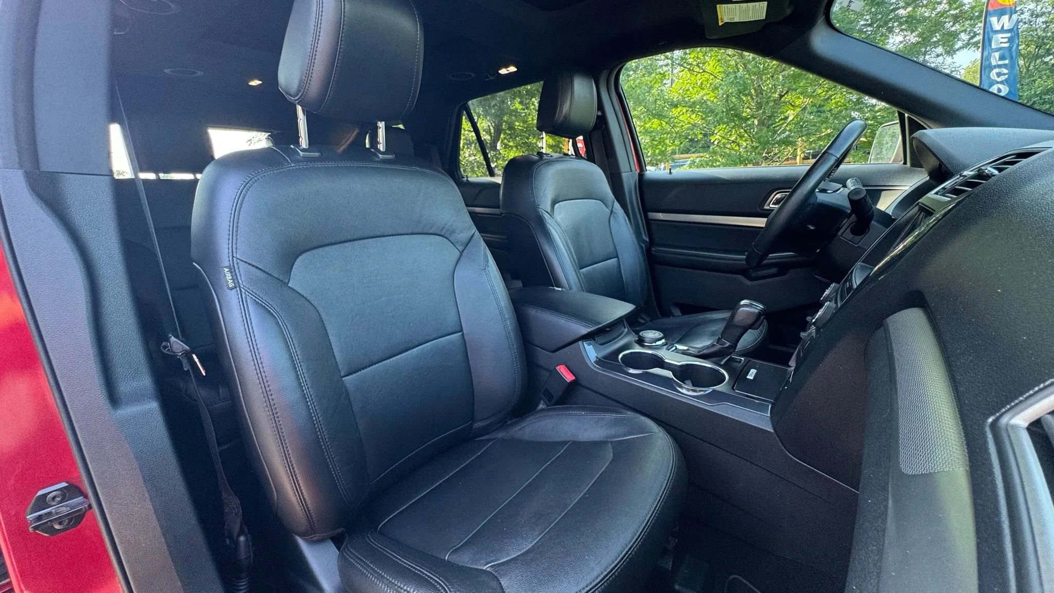 Used 2018 Ford Explorer XLT w/ Equipment Group 202A image 33