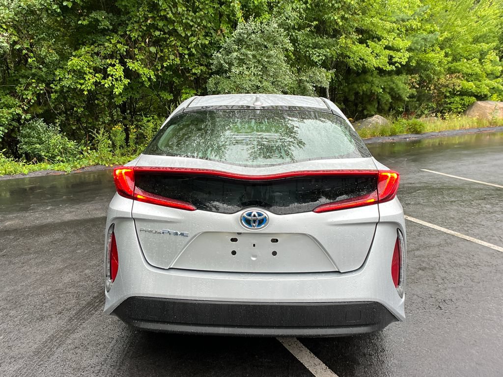 Certified 2021 Toyota Prius Prime LE FWD image 4