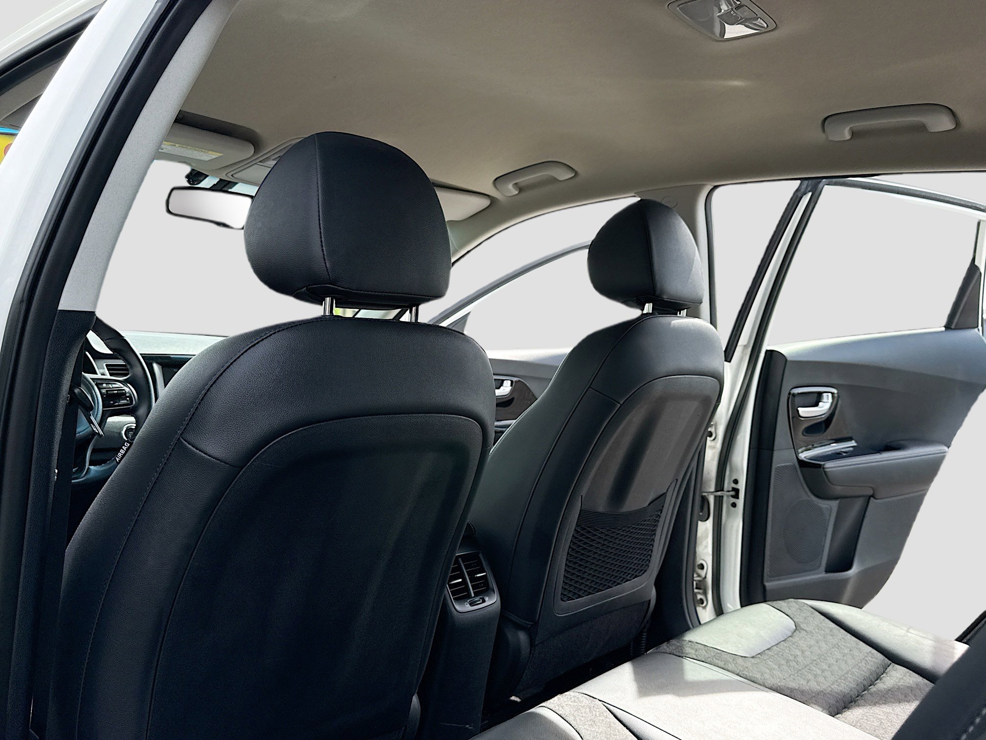 Used 2019 Kia Niro EX FWD image 6