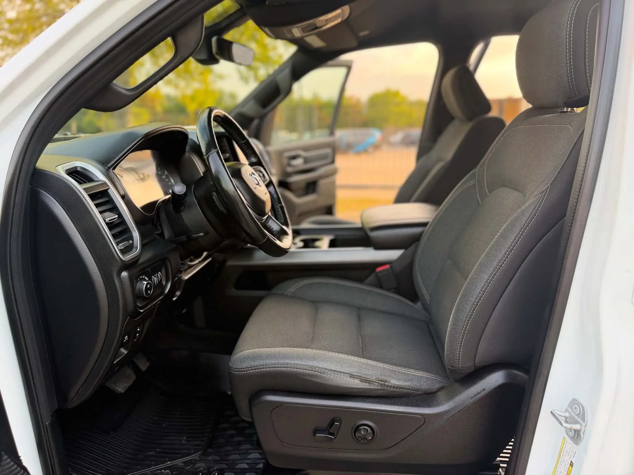 Used 2019 RAM 1500 Big Horn AWD/4WD image 18