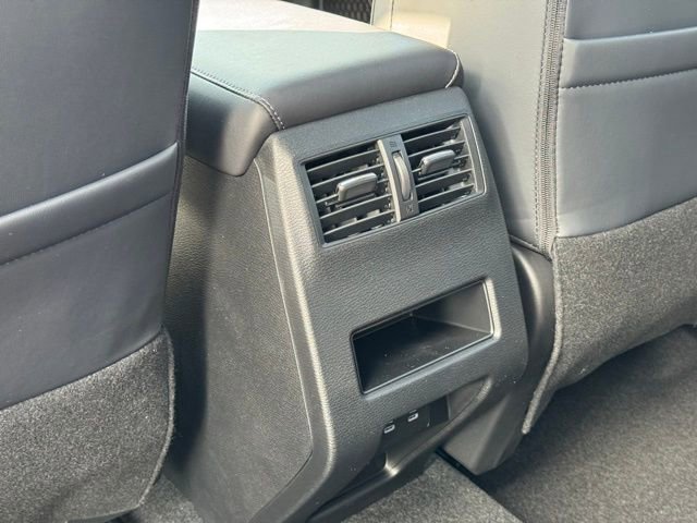 New 2025 Mitsubishi Outlander SE image 13