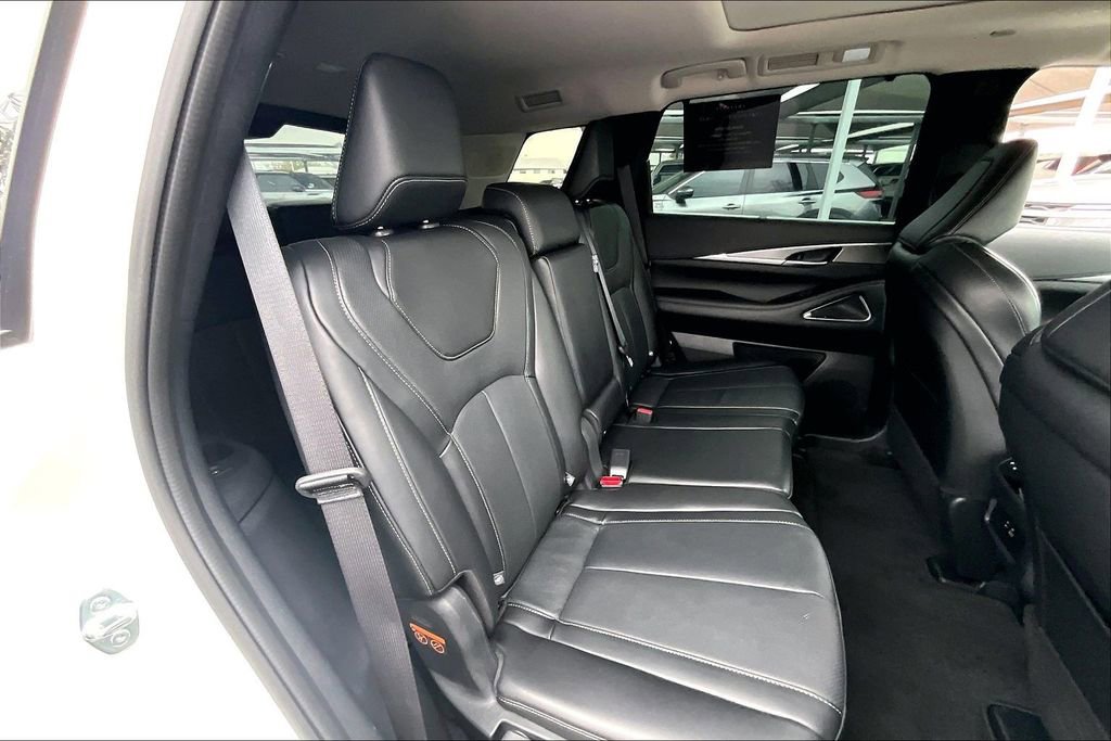 Certified 2025 INFINITI QX60 Luxe w/ Vision Package image 39