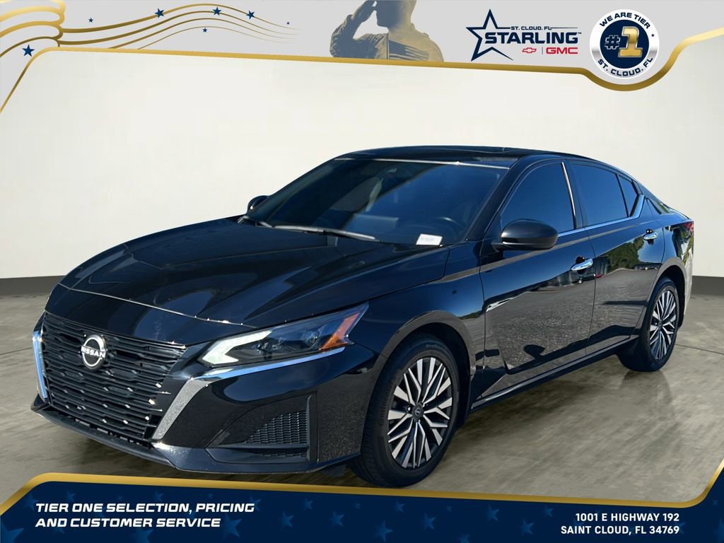 Used 2023 Nissan Altima 2.5 SV w/ SV Premium Package AWD/4WD image 1