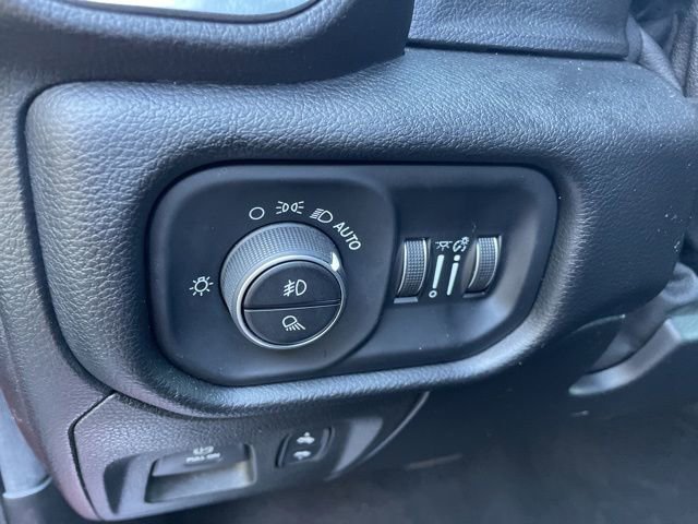 Used 2019 RAM 1500 Laramie image 31