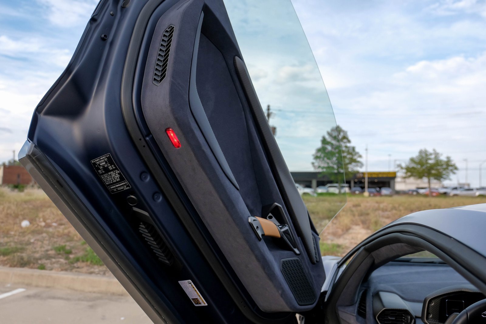 Used 2025 Lamborghini Revuelto image 44